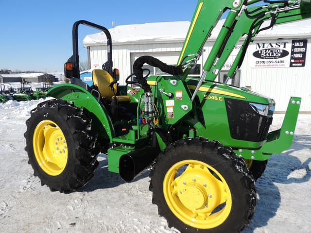 Image of John Deere 5045E equipment image 3