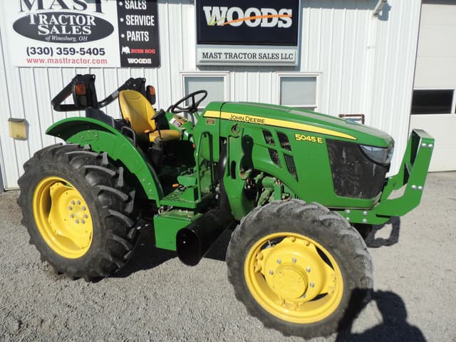 Image of John Deere 5045E equipment image 2
