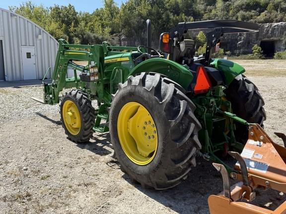 Image of John Deere 5055E equipment image 4