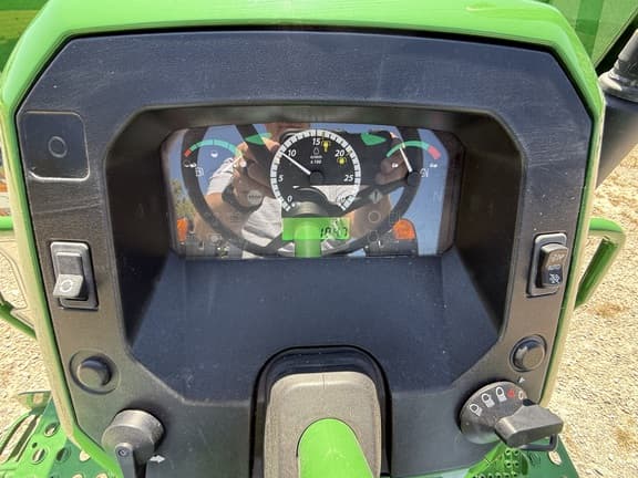 Image of John Deere 5055E equipment image 1