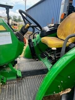 Image of John Deere 5055E equipment image 3