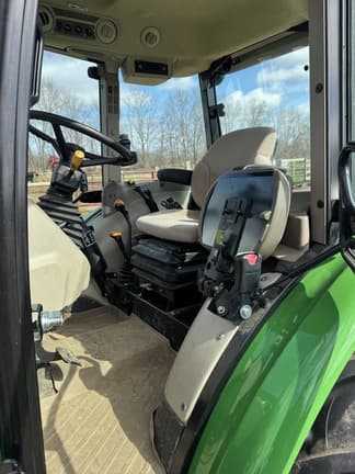 Image of John Deere 5055E equipment image 4