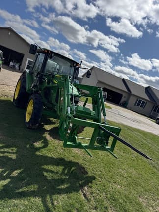 Image of John Deere 5055E equipment image 3