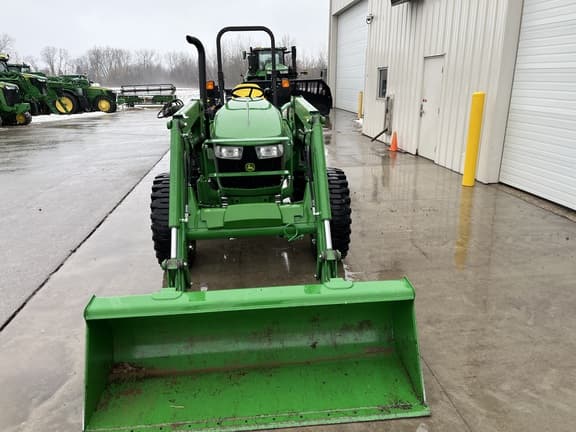 Image of John Deere 5055E equipment image 4