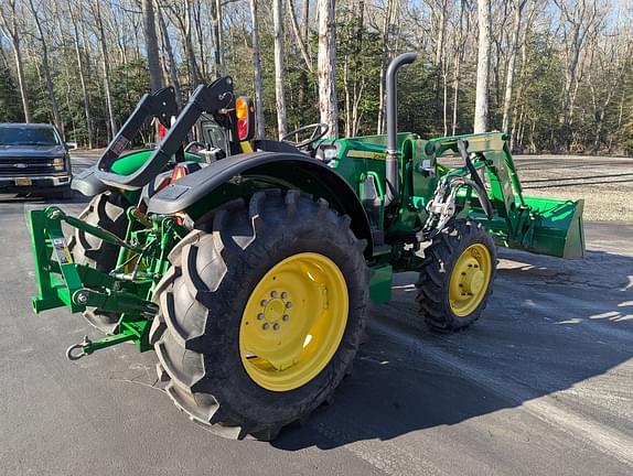 Image of John Deere 5055E equipment image 3