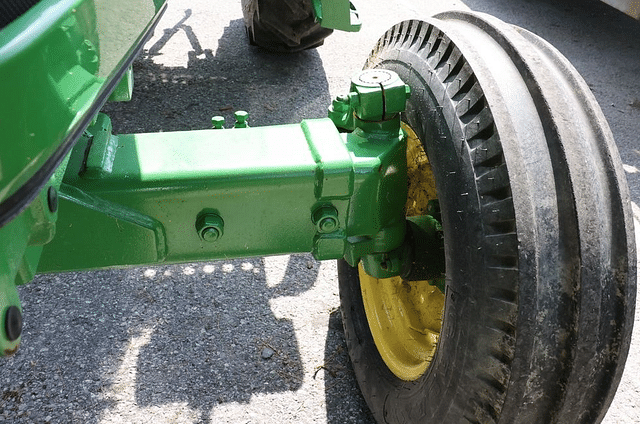 Image of John Deere 5055E equipment image 2