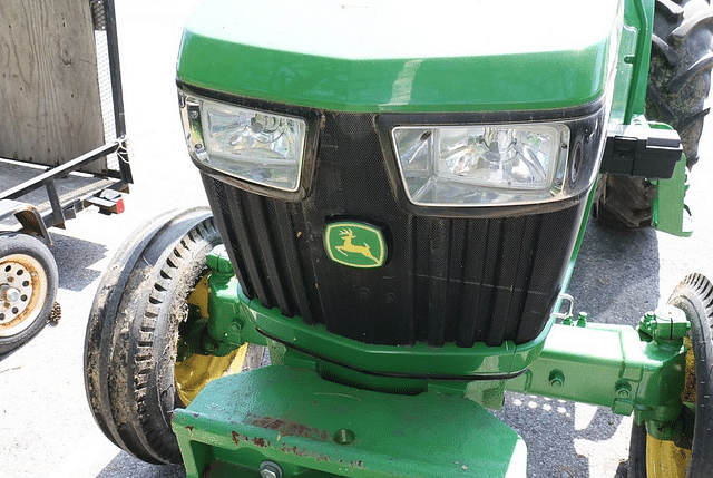 Image of John Deere 5055E equipment image 3