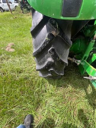 Image of John Deere 5055E equipment image 2