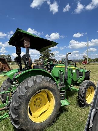 Image of John Deere 5055E equipment image 1