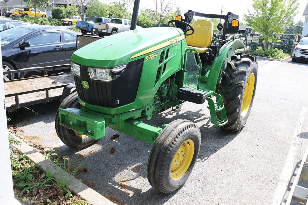 Image of John Deere 5055E Primary image