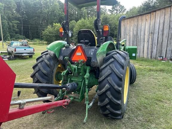 Image of John Deere 5055E equipment image 4