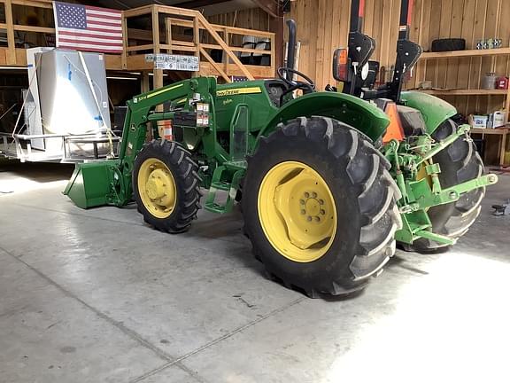 Image of John Deere 5055E equipment image 3