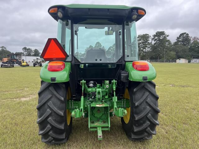 Image of John Deere 5055E equipment image 3