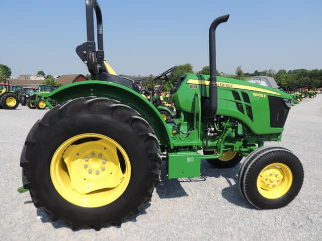 Image of John Deere 5055E equipment image 3