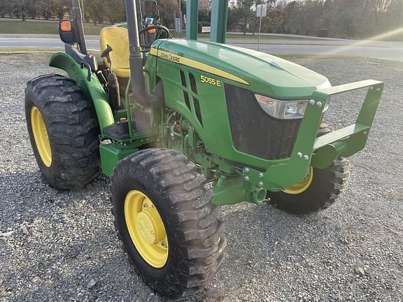 Image of John Deere 5055E equipment image 1