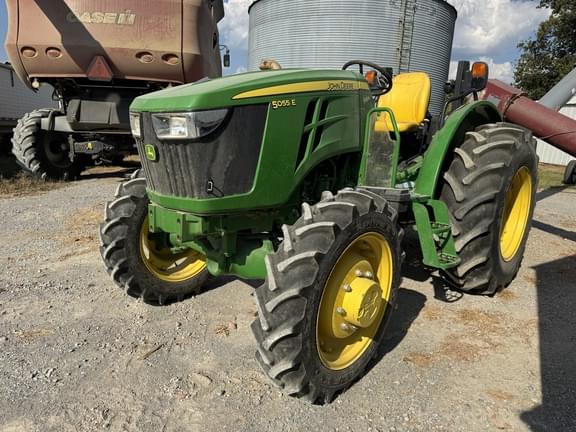 Image of John Deere 5055E equipment image 2