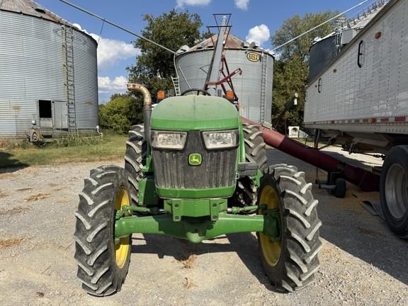 Image of John Deere 5055E equipment image 3