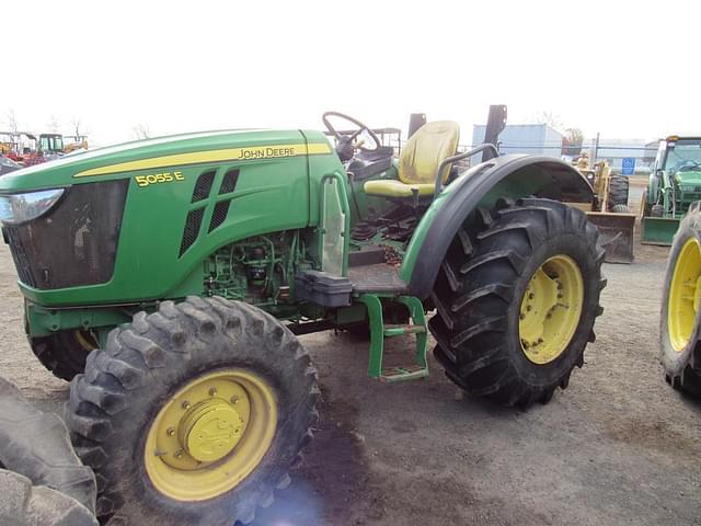 Image of John Deere 5055E equipment image 1