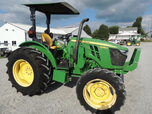 Image of John Deere 5055E equipment image 2