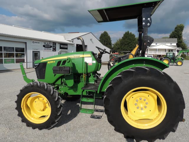 Image of John Deere 5055E equipment image 1
