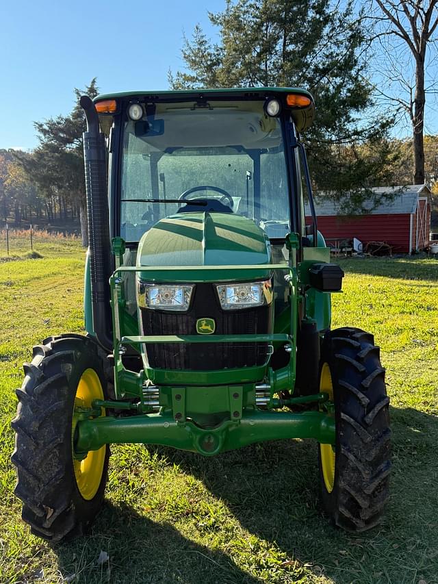 Image of John Deere 5055E equipment image 1