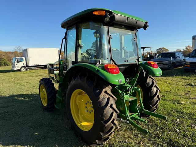 Image of John Deere 5055E equipment image 4