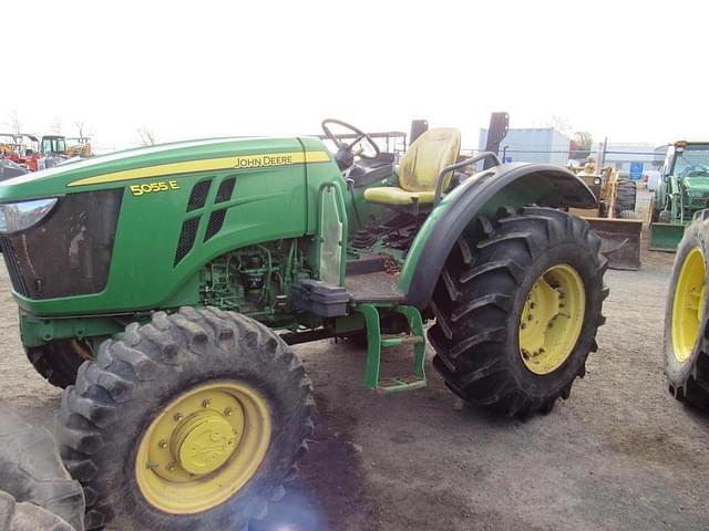 Image of John Deere 5055E equipment image 1