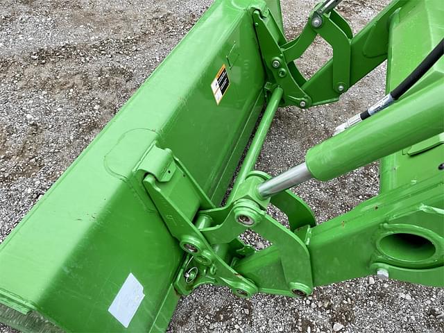 Image of John Deere 5055E equipment image 4