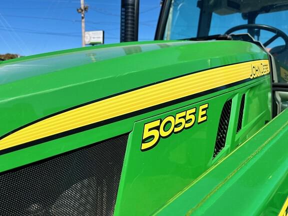 Image of John Deere 5055E equipment image 3