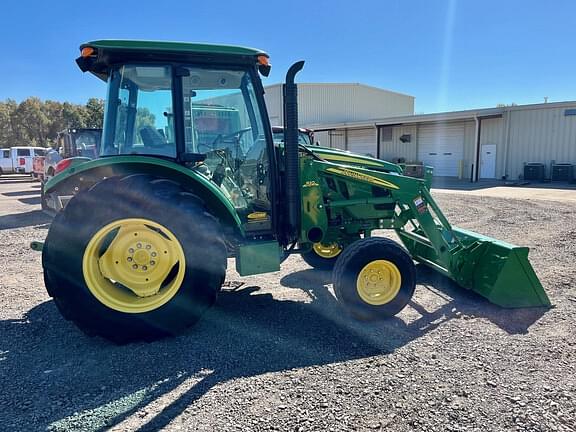 Image of John Deere 5055E equipment image 4