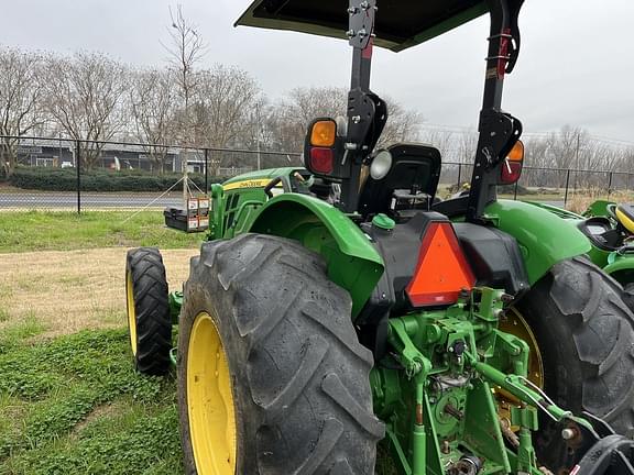 Image of John Deere 5055E equipment image 1