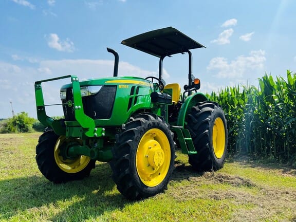 Main image John Deere 5055E