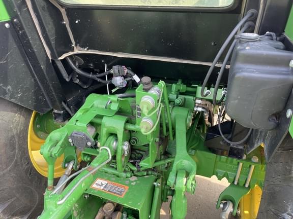 Image of John Deere 5055E equipment image 2
