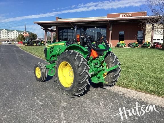 Image of John Deere 5055E equipment image 4