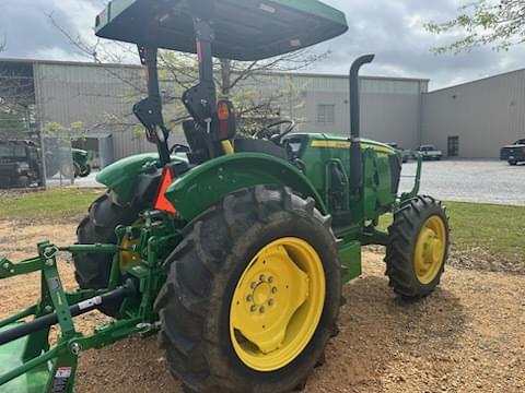 Image of John Deere 5055E equipment image 4