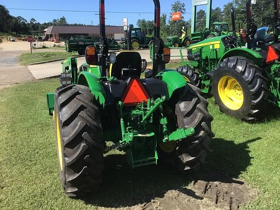 Image of John Deere 5055E equipment image 3