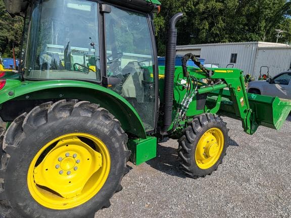 Image of John Deere 5055E equipment image 1