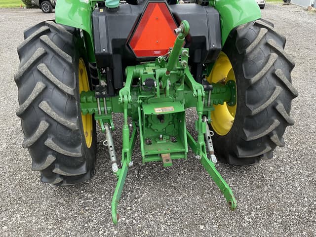 Image of John Deere 5055E equipment image 4