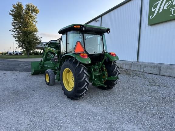 Image of John Deere 5055E equipment image 4