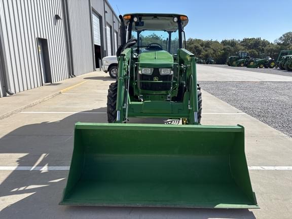 Image of John Deere 5055E equipment image 3
