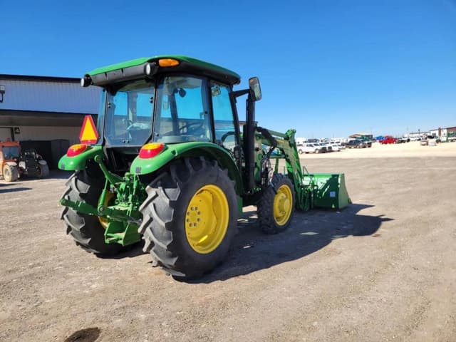 Image of John Deere 5055E equipment image 4