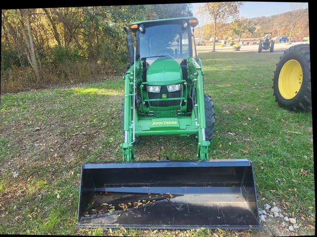 Image of John Deere 5055E equipment image 1