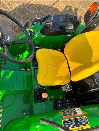 Image of John Deere 5065E equipment image 3