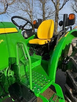 Image of John Deere 5065E equipment image 2