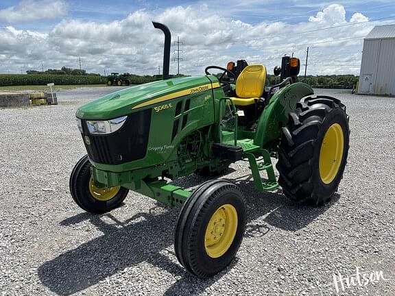 Image of John Deere 5065E equipment image 1