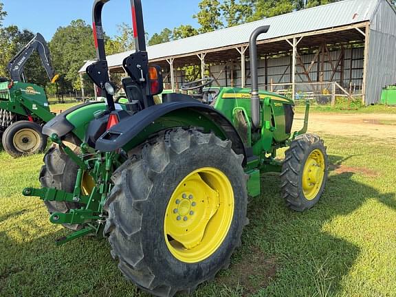 Image of John Deere 5065E equipment image 4