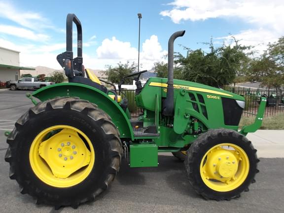 Image of John Deere 5065E equipment image 3