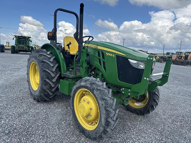 Image of John Deere 5065E equipment image 1
