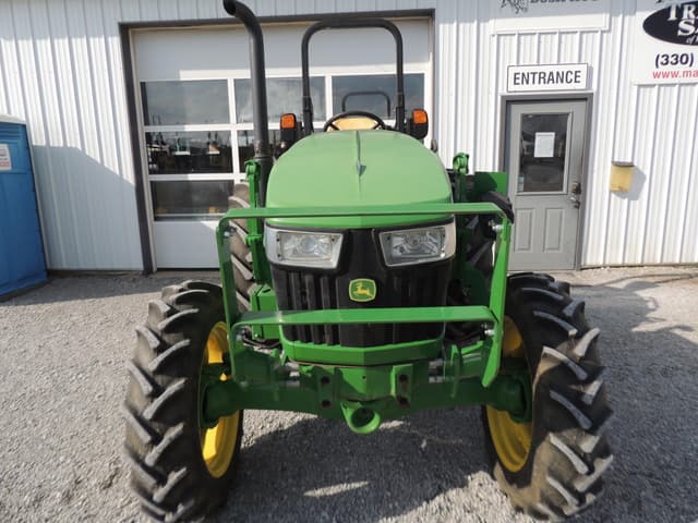 Image of John Deere 5065E equipment image 4