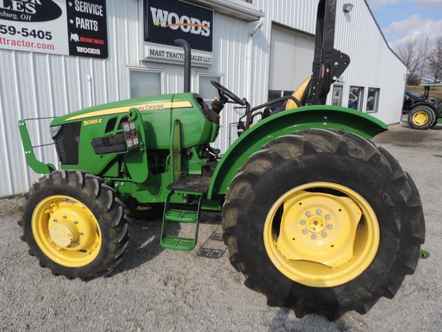 Image of John Deere 5065E equipment image 1